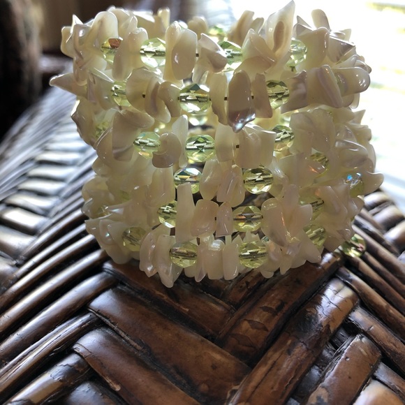 Shell Bracelet! 🏝🏝🏝 - Picture 3 of 4